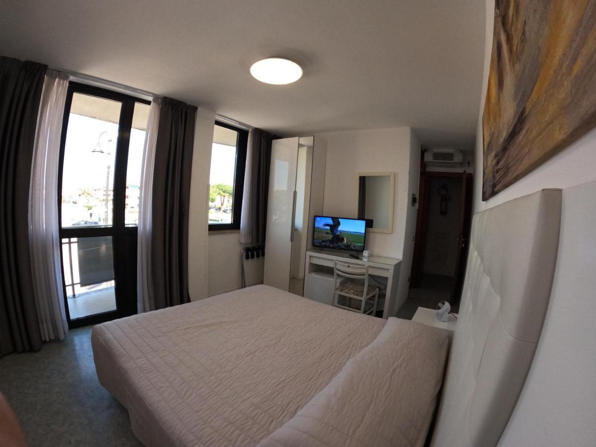 Hotel Euro Meublé à Grado Extérieur photo